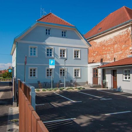 Apartmani Kac Карловац Экстерьер фото