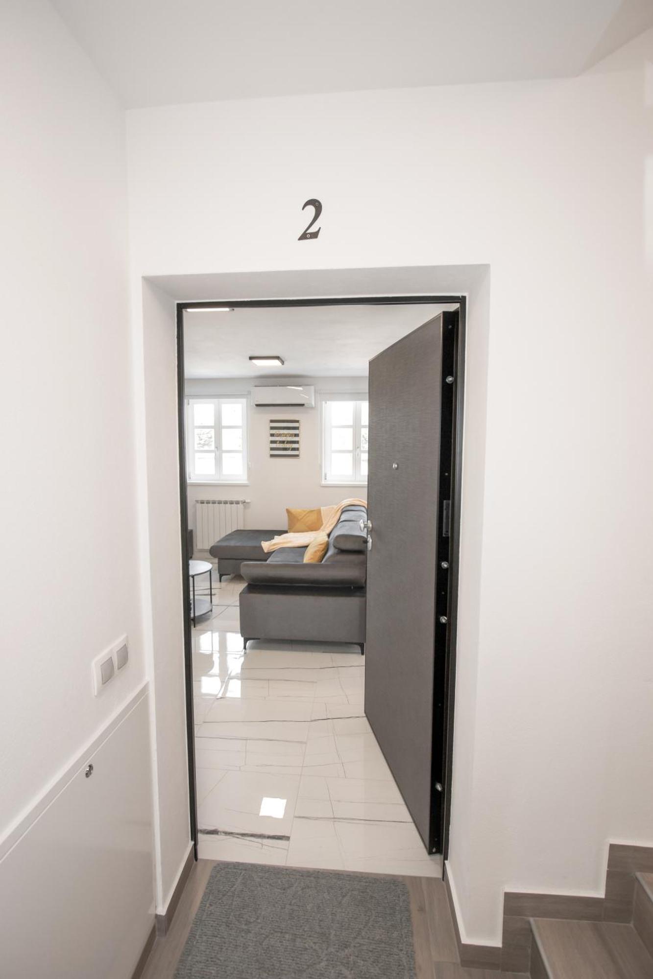 Apartmani Kac Карловац Экстерьер фото